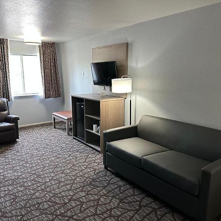 Baymont By Wyndham Manistee Hotell Eksteriør bilde