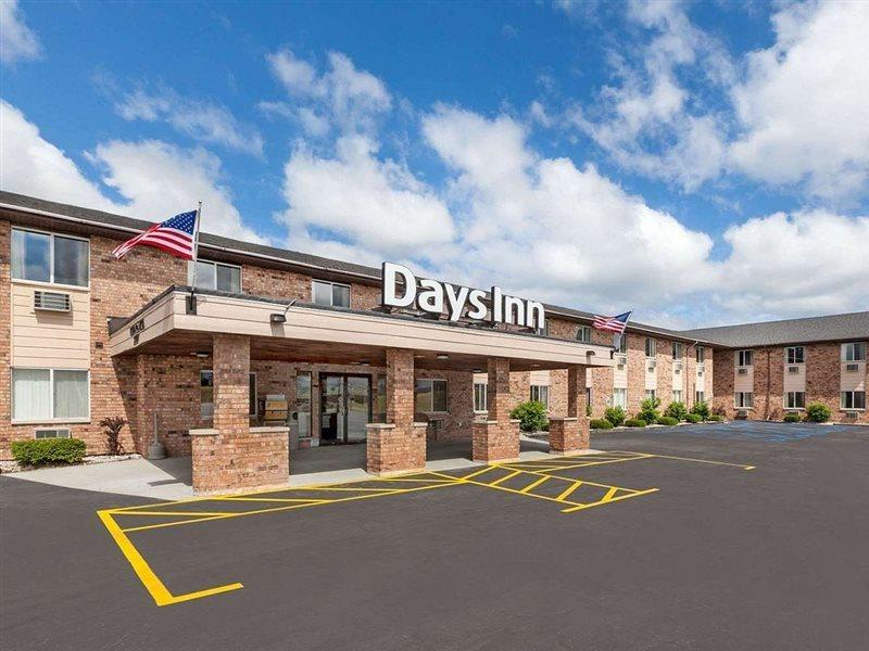 Baymont By Wyndham Manistee Hotell Eksteriør bilde