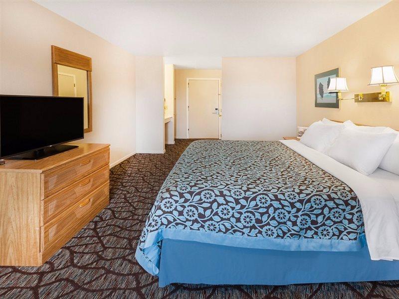 Baymont By Wyndham Manistee Hotell Eksteriør bilde