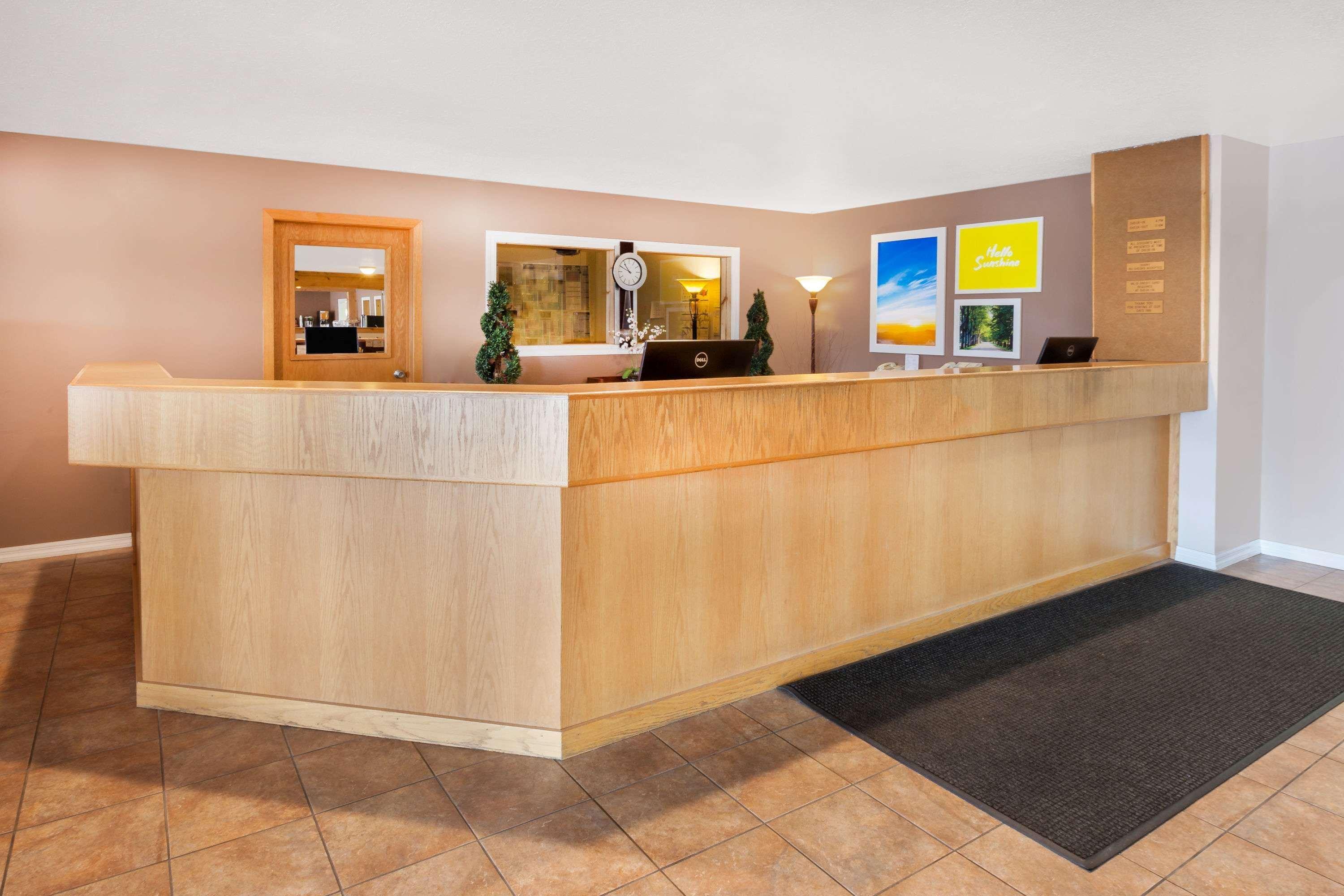 Baymont By Wyndham Manistee Hotell Eksteriør bilde