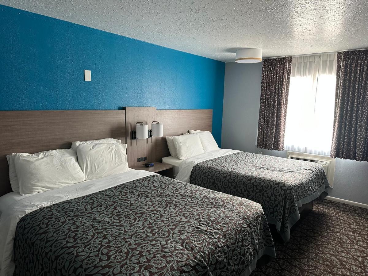 Baymont By Wyndham Manistee Hotell Eksteriør bilde