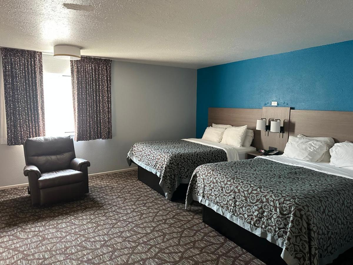 Baymont By Wyndham Manistee Hotell Eksteriør bilde